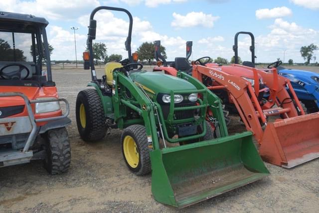 Image of John Deere 2032R equipment image 3