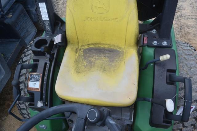 Image of John Deere 2032R equipment image 4