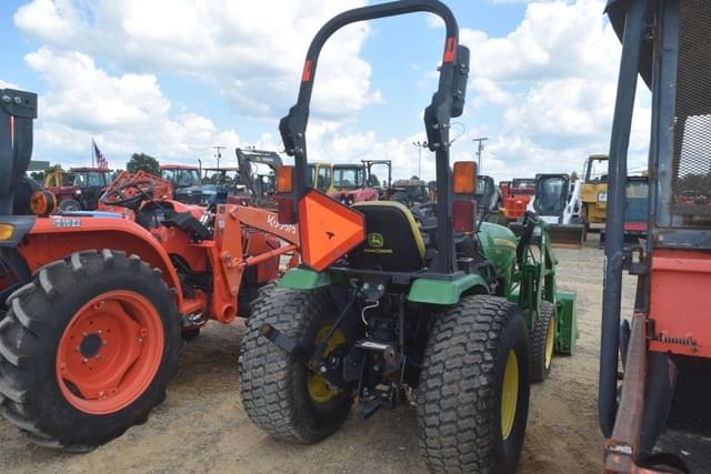 Image of John Deere 2032R equipment image 2