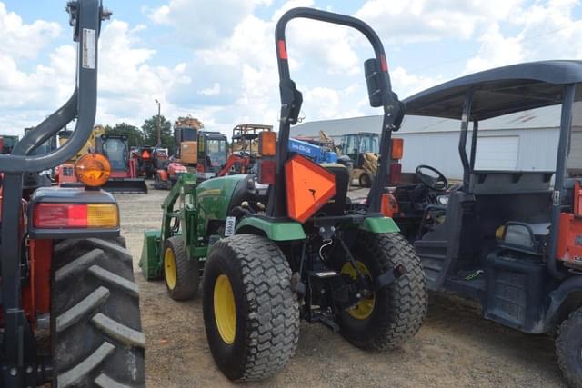 Image of John Deere 2032R equipment image 1