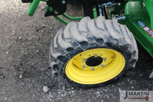Image of John Deere 2038R equipment image 4