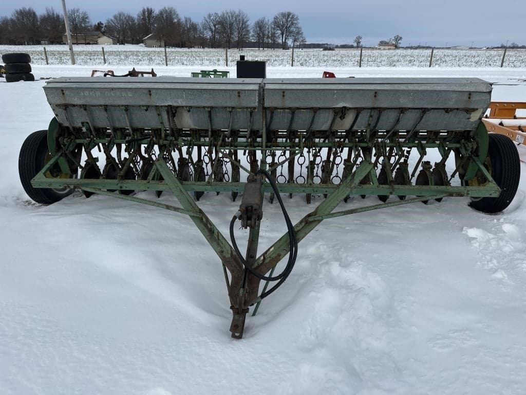 Image of John Deere 207B Primary image