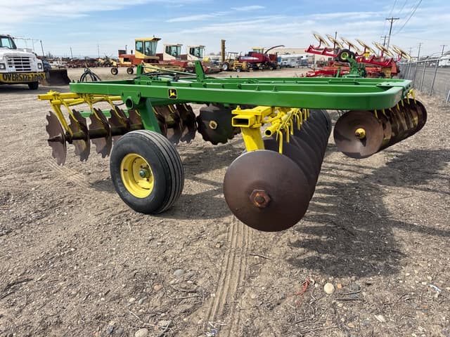 Image of John Deere 210 equipment image 2