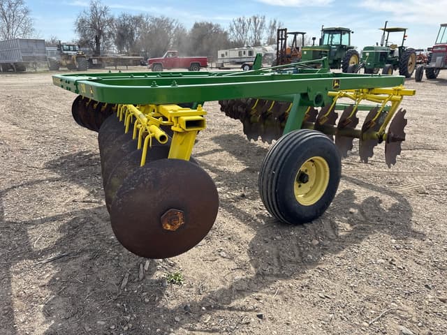 Image of John Deere 210 equipment image 3