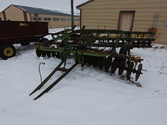 Image of John Deere 210 equipment image 1