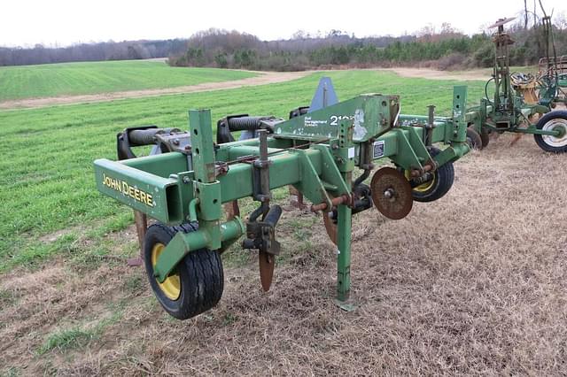 Image of John Deere 2100 equipment image 2