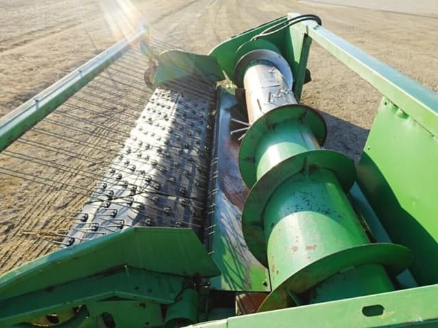 Image of John Deere 212 equipment image 4