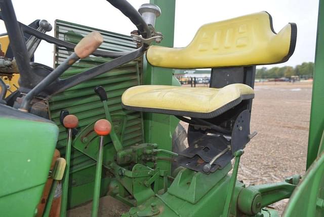 Image of John Deere 2130 equipment image 4