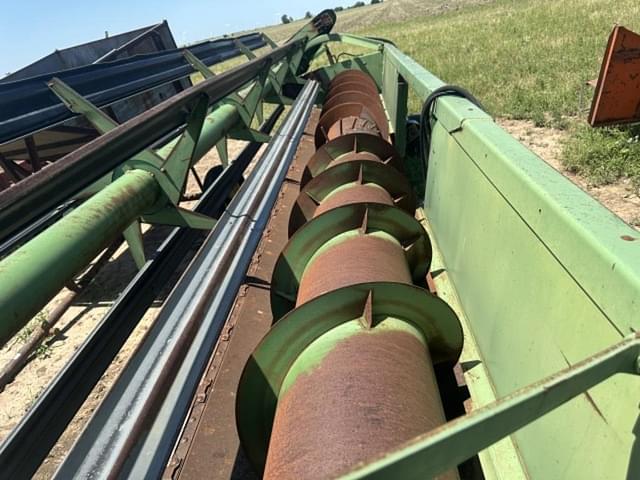 Image of John Deere 220 equipment image 2