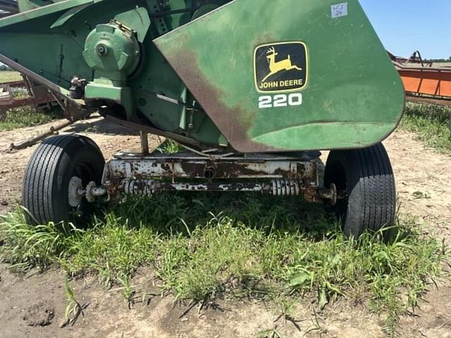 Image of John Deere 220 equipment image 4