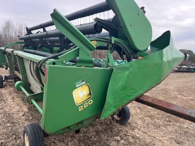 Image of John Deere 220 equipment image 1
