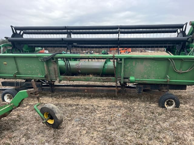 Image of John Deere 220 equipment image 4