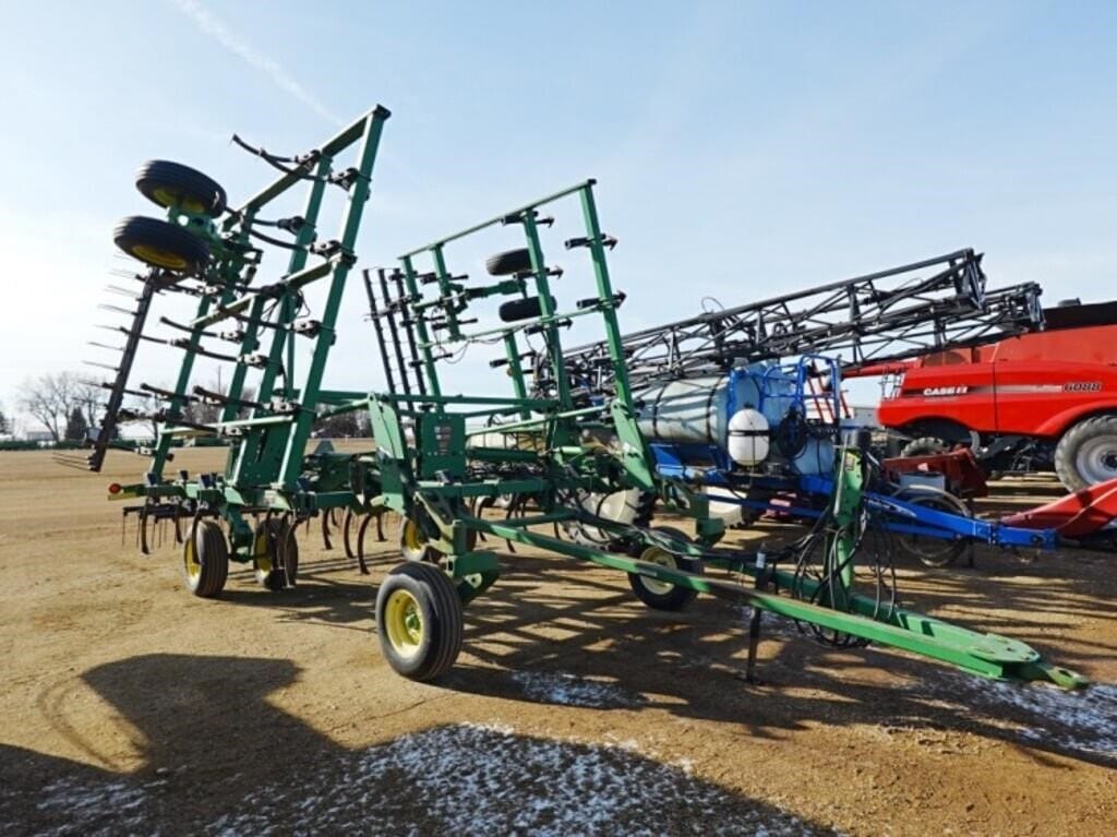 John Deere 2200 Equipment Image0