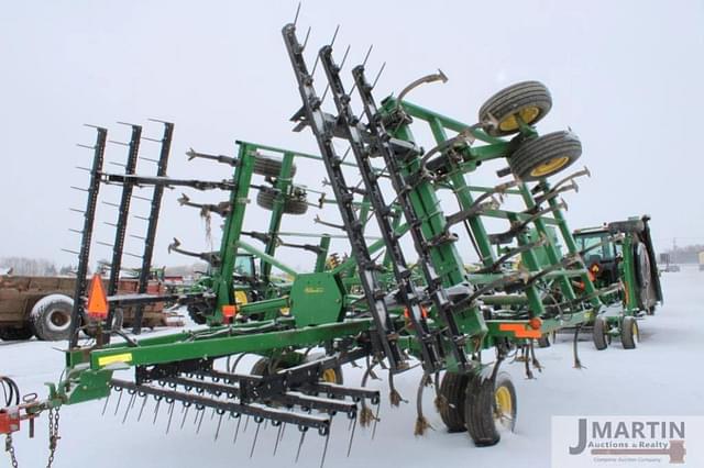 Image of John Deere 2210 equipment image 3