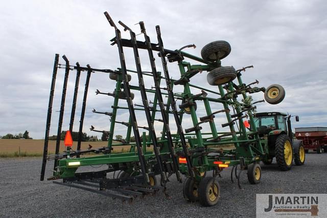 Image of John Deere 2210 equipment image 3