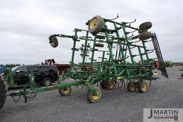 Image of John Deere 2210 equipment image 1