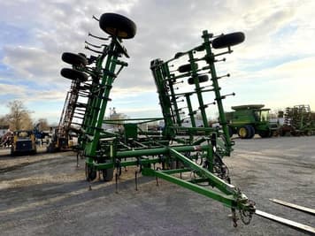 Main image John Deere 2210
