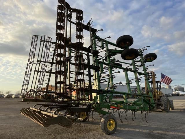 Image of John Deere 2210 equipment image 3