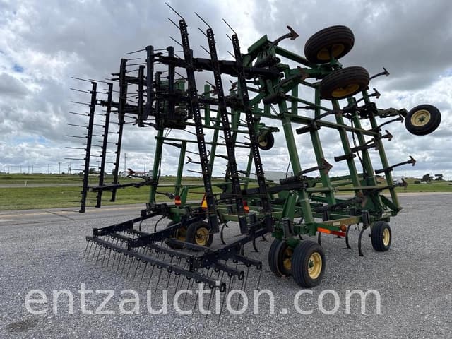 Image of John Deere 2210 equipment image 4