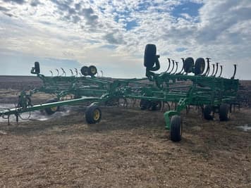 Main image John Deere 2210