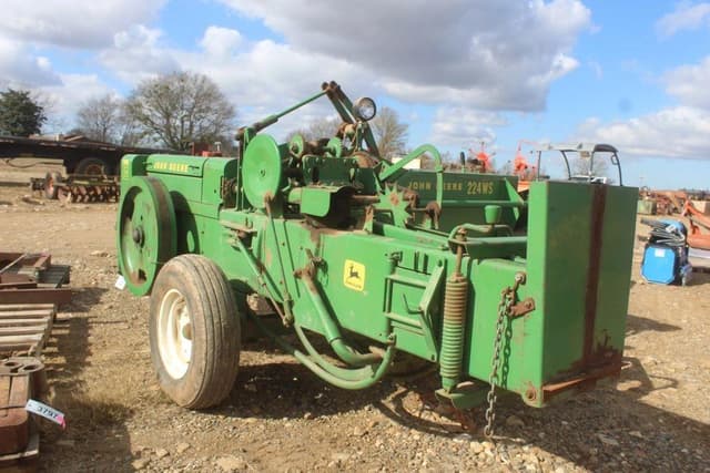 Image of John Deere 224 equipment image 1