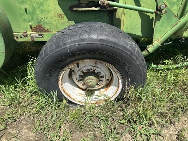 Image of John Deere 224WS equipment image 4