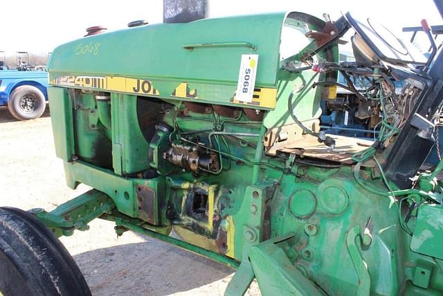 Image of John Deere 2240 equipment image 4