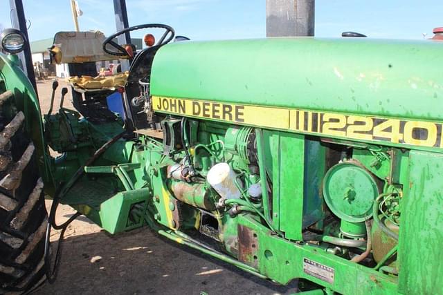 Image of John Deere 2240 equipment image 3