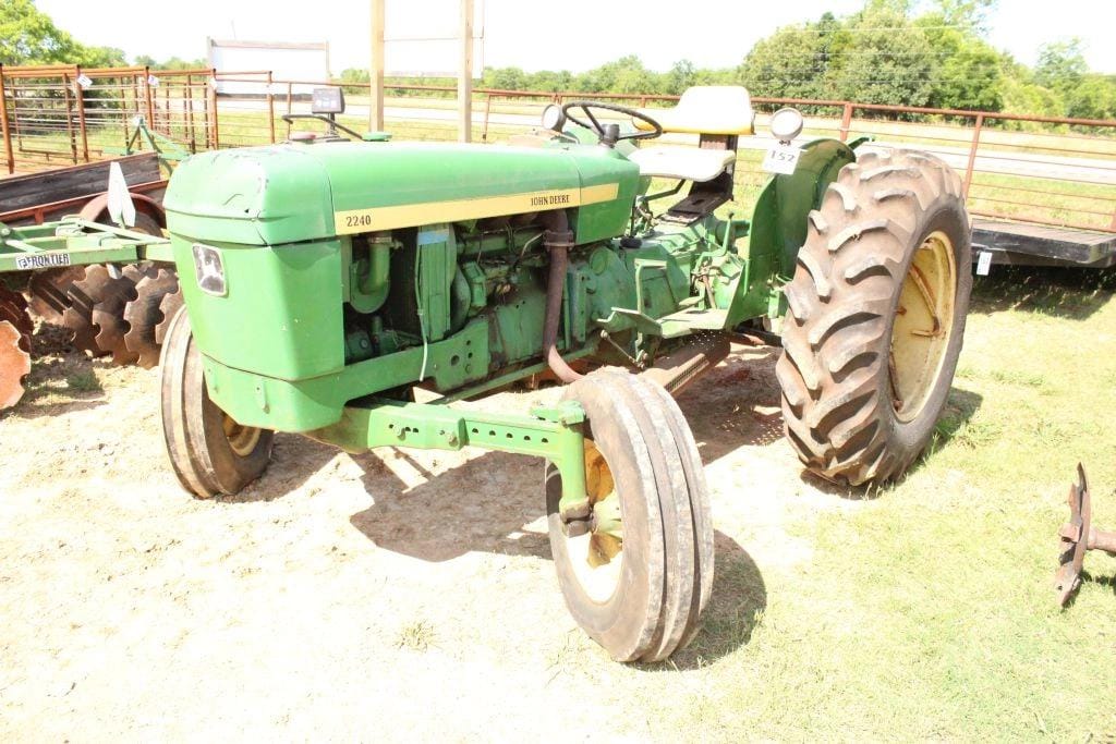Main image John Deere 2240
