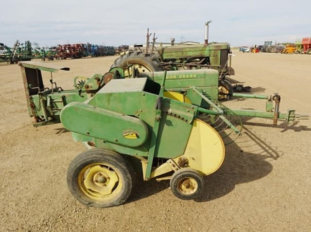 Image of John Deere 224T equipment image 2