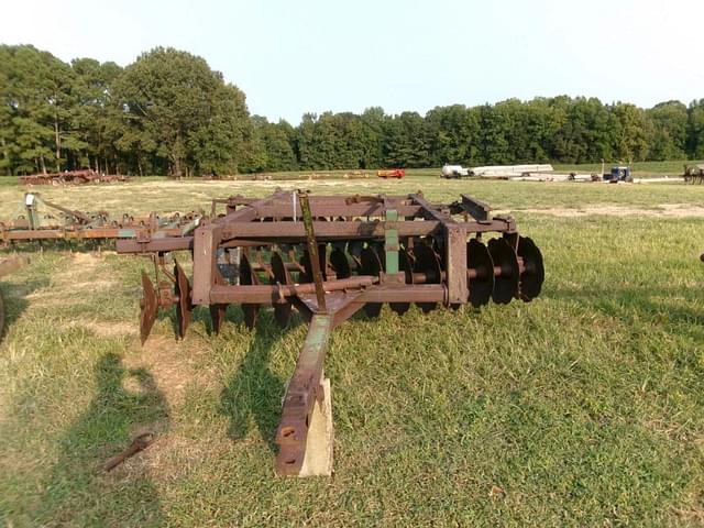 Image of John Deere 225 equipment image 1