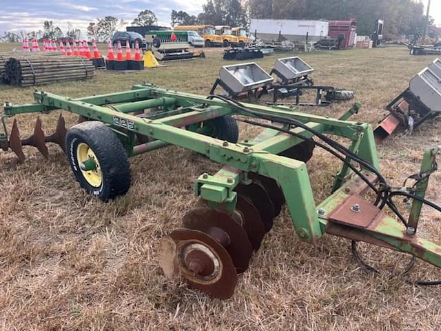 Image of John Deere 225 equipment image 2