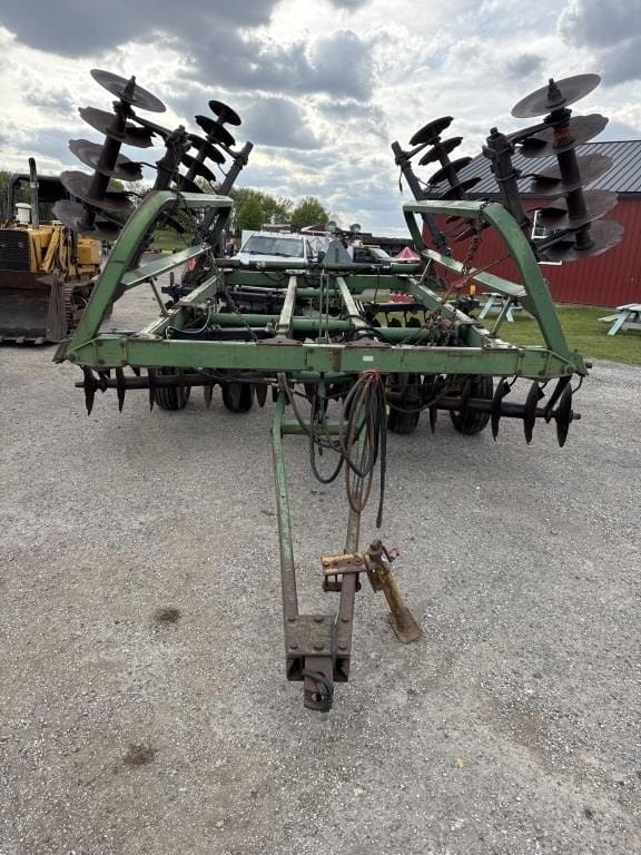 John Deere 230 Equipment Image0