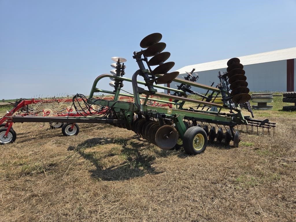 John Deere 230 Equipment Image0