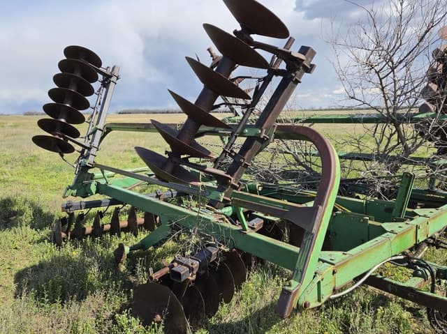 Image of John Deere 230 equipment image 2