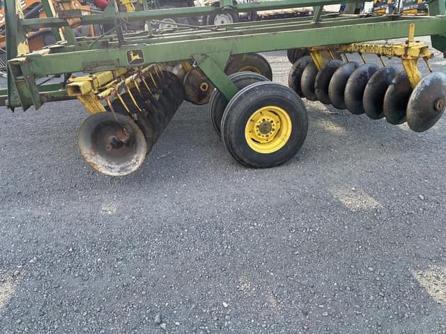 Image of John Deere 230 equipment image 3