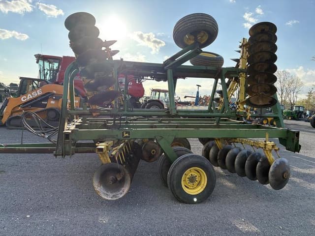 Image of John Deere 230 equipment image 2