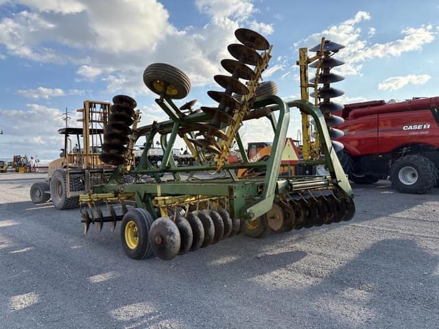 Image of John Deere 230 equipment image 4