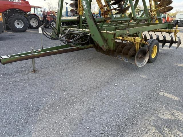 Image of John Deere 230 equipment image 1