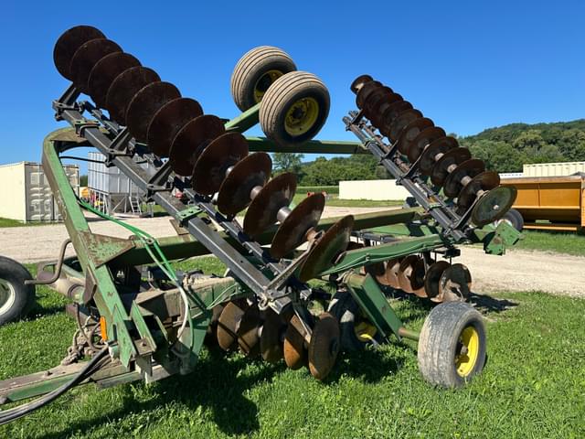 Image of John Deere 230 equipment image 3