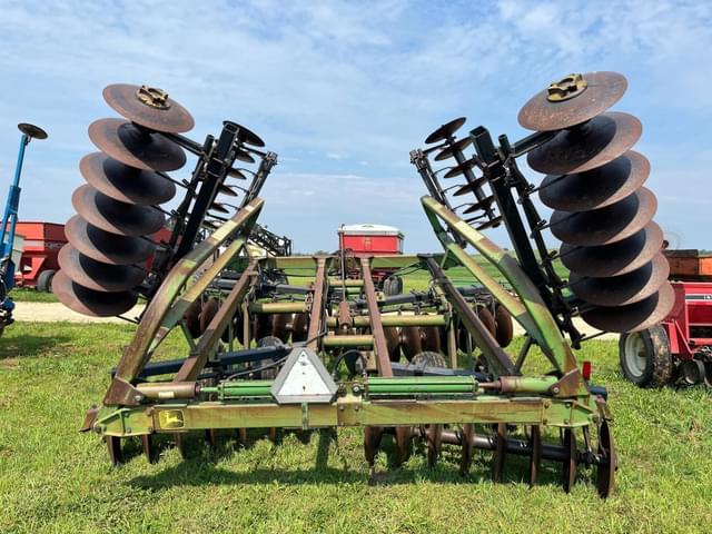 Image of John Deere 230 equipment image 4