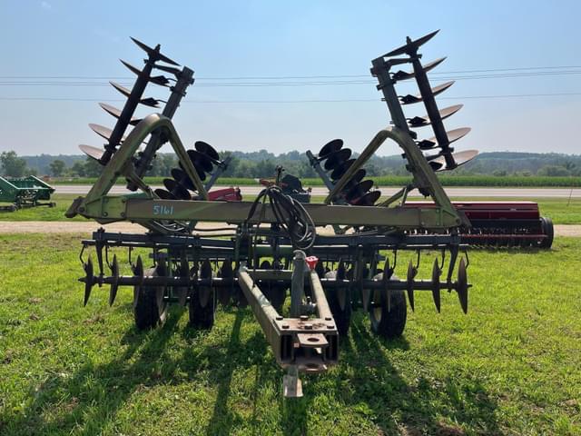 Image of John Deere 230 equipment image 1