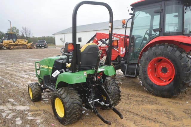 Image of John Deere 2305 equipment image 1