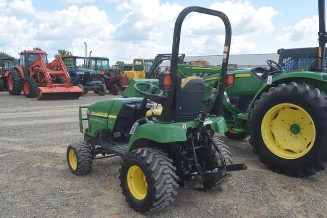 Image of John Deere 2305 equipment image 1