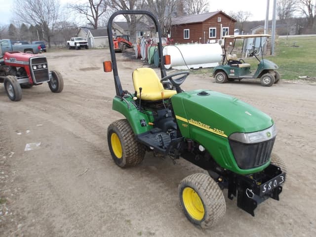 Image of John Deere 2305 equipment image 3