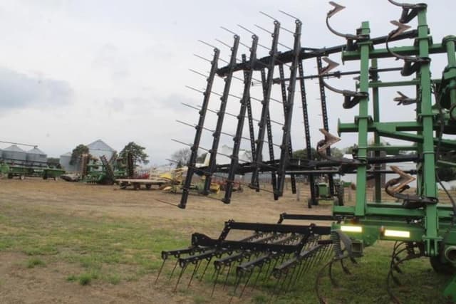 Image of John Deere 2310 equipment image 4