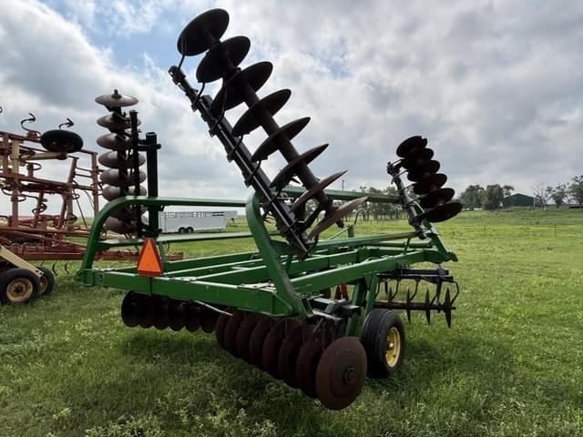 Image of John Deere 235 equipment image 4
