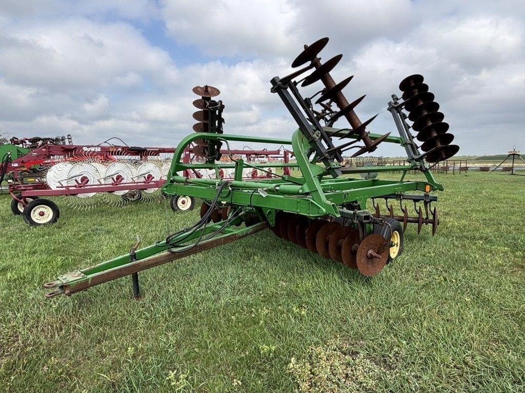 Image of John Deere 235 Primary image