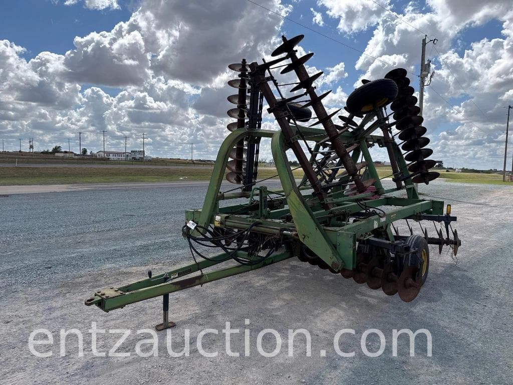 Image of John Deere 235 Primary image