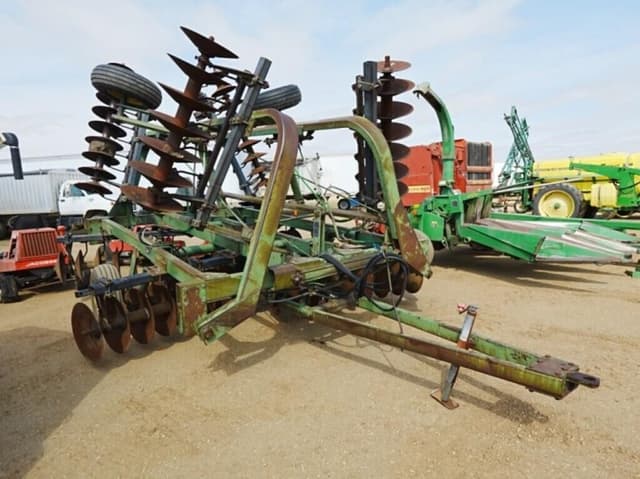 Image of John Deere 235 equipment image 2